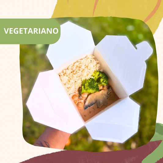 Strogonoff de grão de bico e cogumelos com arroz branco (vegan)