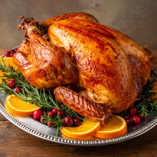 Frango assado na manteiga de ervas recheado com farofa festiva