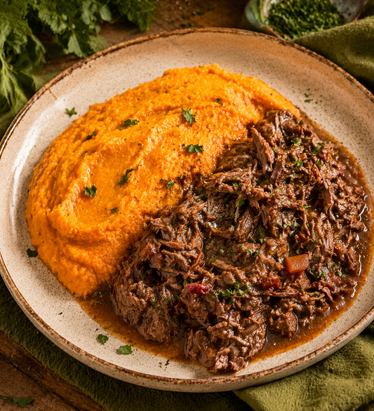 Carne desfiada com puré de Batata Doce