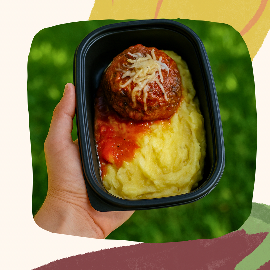 Polpetone recheado com mussarela com puré de batata