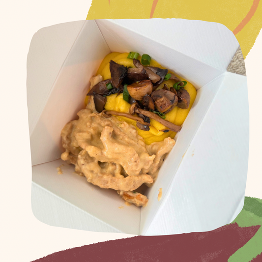 Iscas suínas ao molho 4 queijos, musseline de mandioquinha e mix de cogumelos